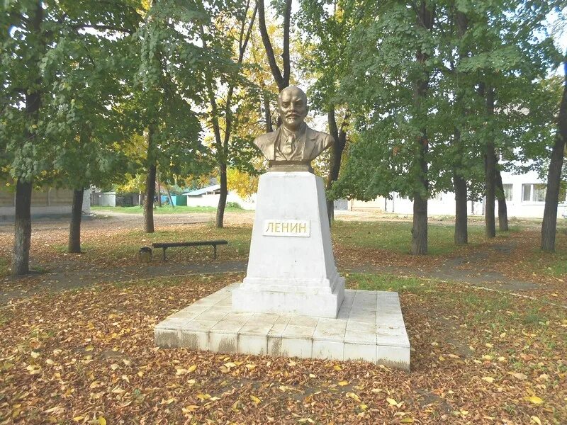 Памятники в майкопе