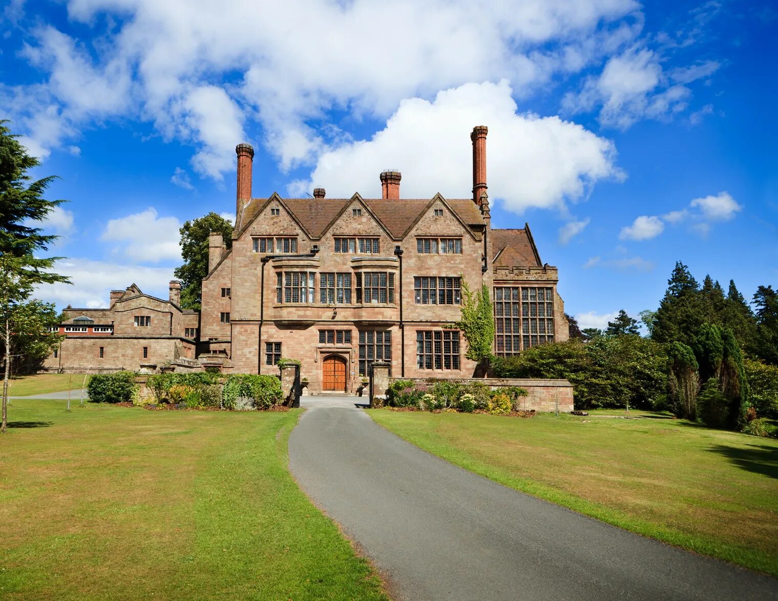 State school in britain. Бординг скул в Англии. Школа Пансион в Англии. Частная школа Пансион в Британии. Частная школа в Англии.