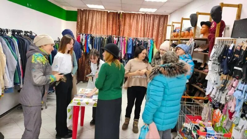 Рынок с одеждой владимир. Сдать одежду во владимире. Сдать одежду во владимире. Комиссионный магазин. Комиссионный магазин дверей.