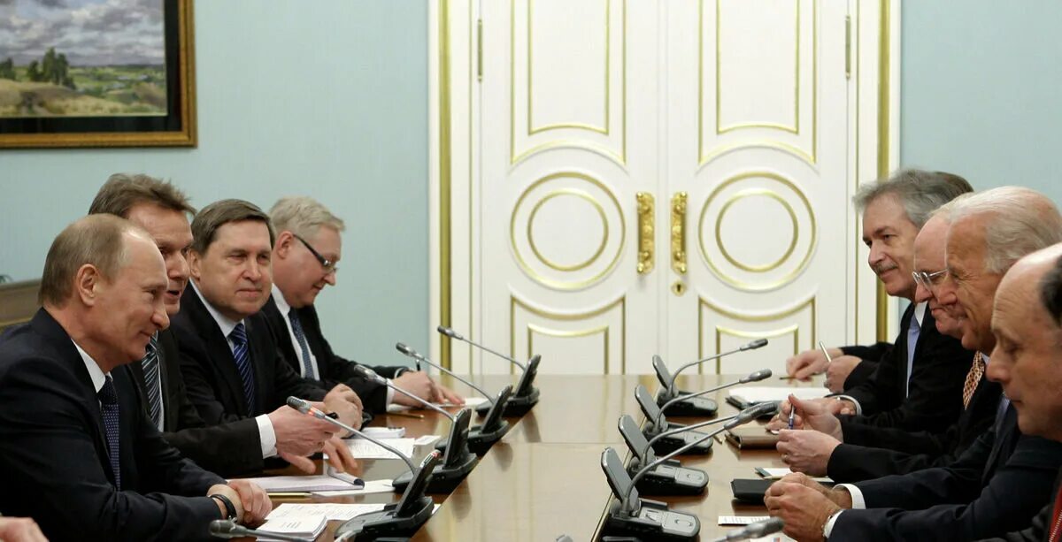 Патрушев и Байден. Встреча Джо Байдена и Путина. Джо Байден в Москве 2011. Переговоры с байденом