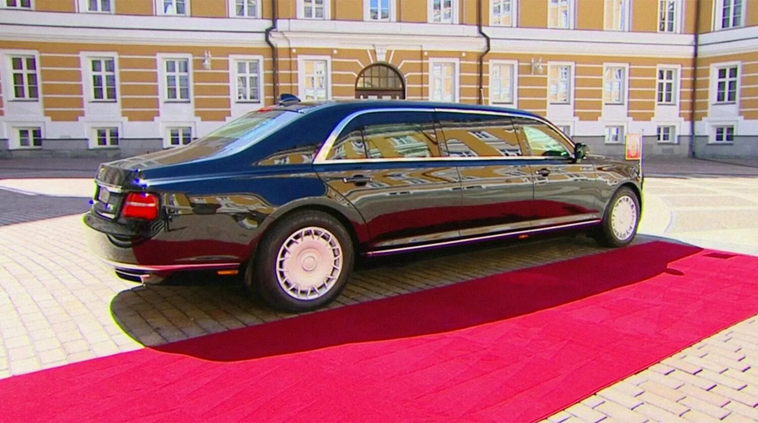 Аурус лимузин президента. Aurus лимузин Путина. Лимузин Senat l700. Aurus Senat Limousine l700 Путина.