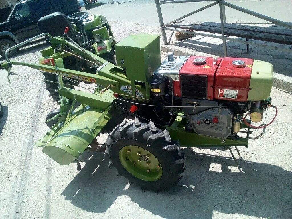 Мотоблок зубр 195 дизельный 15 л. С. Тяжелые мотоблоки водяным охлаждением. Мотоблок дизельный тяжелый 15л. Мотоблок зубр jr-q12e.