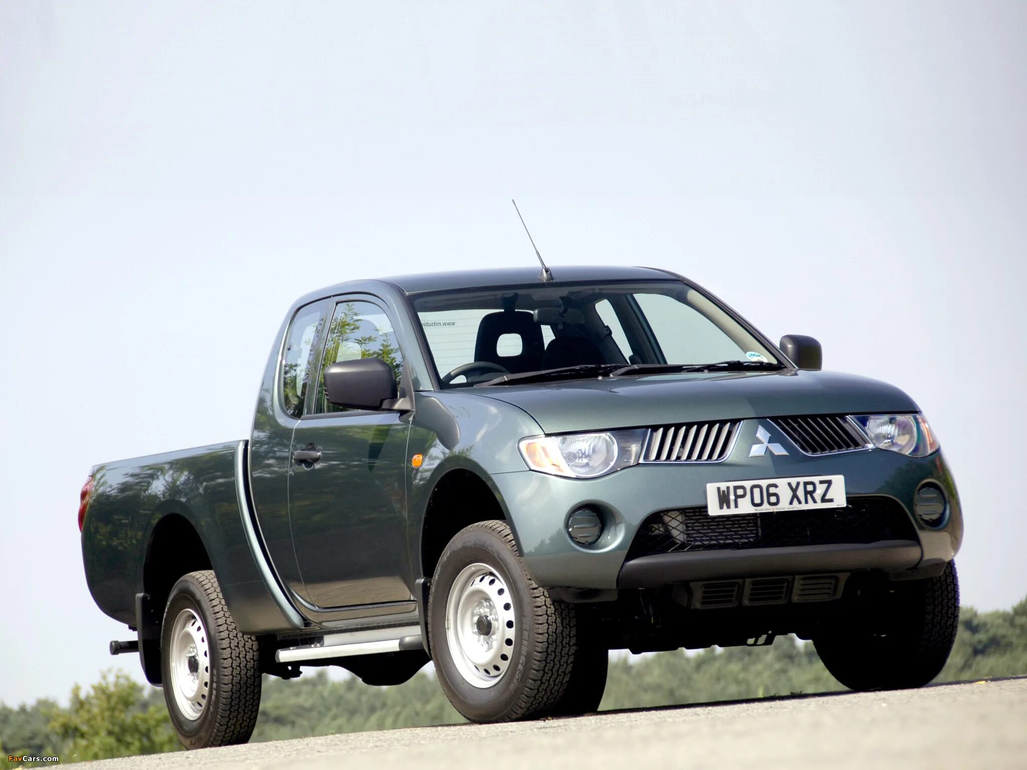 Митсубиси л200 купить в москве. Митсубиси л200. Mitsubishi l200. Митсубиси l200 2005. Mitsubishi l200 2006 года.