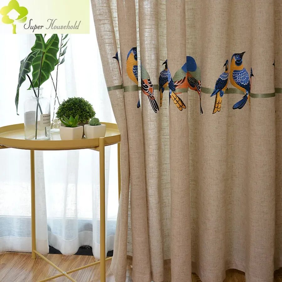 Тюль с птичками в интерьере. Тюль с птичками. Шторы тюль с птичками. Ткань с птичками для штор. Тюль лен птицы.