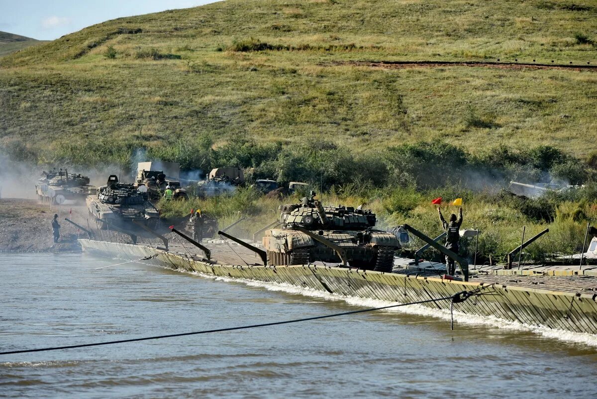 Военные восток. Восток 2018 военные учения ЖДВ. Полигон Цугол Восток 2014. Учения Восток 2018 Уссурийск. Маневры Восток 2018.