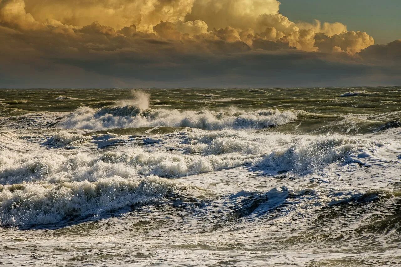 Ветер на море. Морской ветер. Морской Бриз ветер. Море Бриз. Холодный ветер на море 4