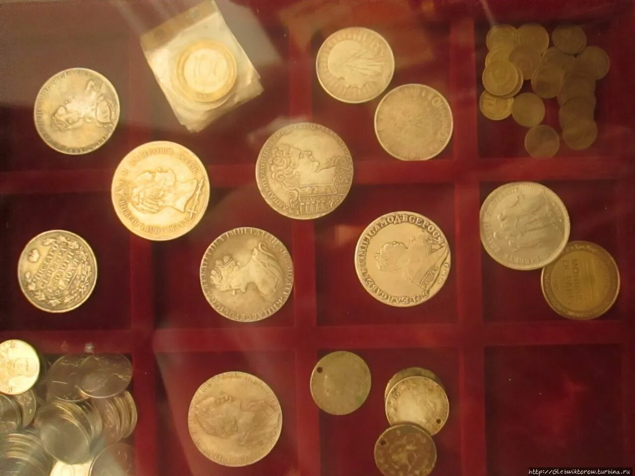 антикварный магазин в тюмени центральный рынок. антикварный магазин тюмень. антикварная галерея. галерея лермонтов антиквариат. антикварный магазин тюмень.