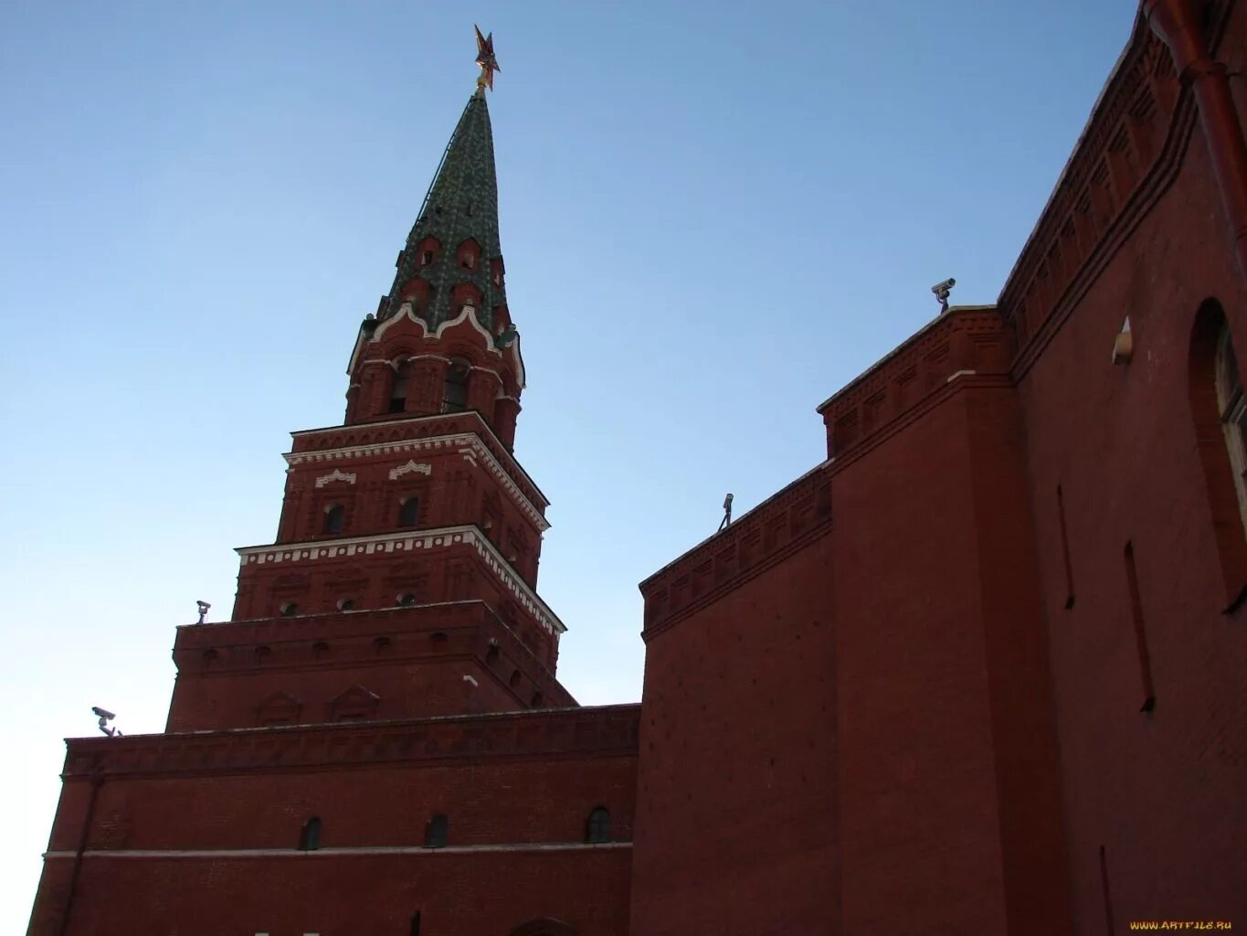 Боровицкий холм в москве. Боровицкая башня Кремля. Боровицкая (Предтеченская) башня. Боровицкие ворота Кремля. Москва Кремль Боровицкая башня.