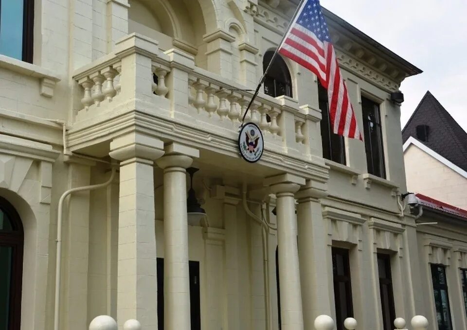 Российское посольство в молдове. Посольство США В Кишиневе. Молдавская посольство в США. Советское посольство в Вашингтоне. Консул США В Молдове.