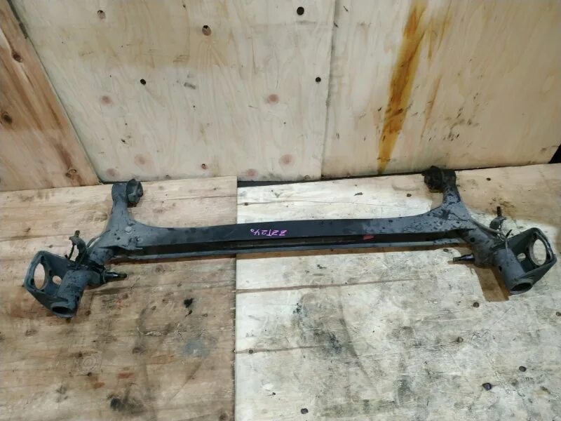 Сальники задней балки премио 240 кузов. Задняя балка тойота королла 120. Задняя балка тойота виста sv32. Задняя балка тойота королла 120. Балка задняя toyota corolla nze121 вид.