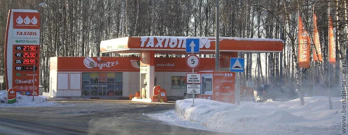 Азс солид. Тоил угловое азс. красногорка кинотеатр. toil заправка.