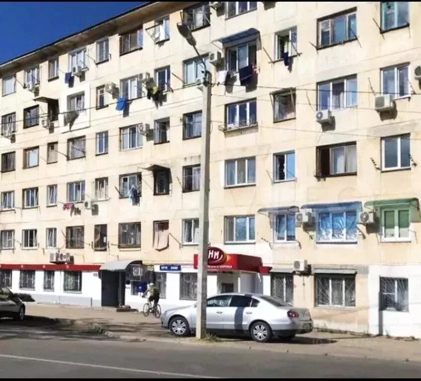 Севастополь гриновские улочки. Севастополь улица островской. Мариуполь рынок эдельвейс. Севастополь улица островской. Большая морская 43 севастополь.