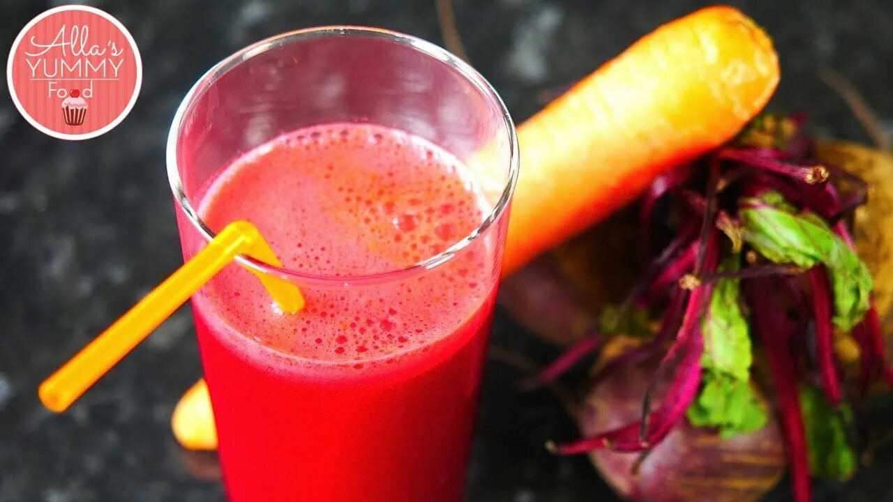 Свежевыжатый сок из свеклы моркови. Свежевыжатый свекольный сок. Стакан свекольного сока. Свежевыжатый сок из свеклы моркови. Свежевыжатый сок из свеклы моркови.