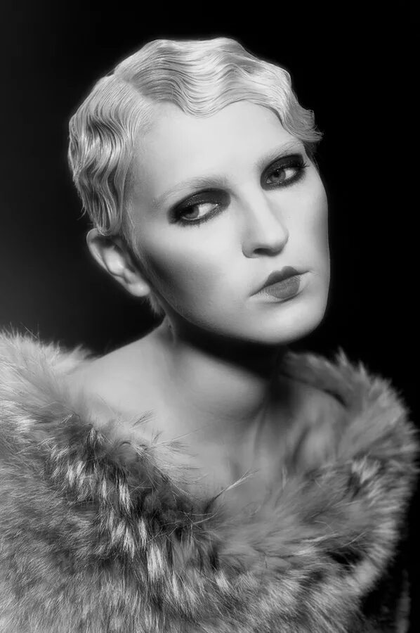 стиль 20е чикаго. причёски 30-х годов женские. прическа в стиле гэтсби. прическа в стиле 20-х. причёски 30-х годов женские.