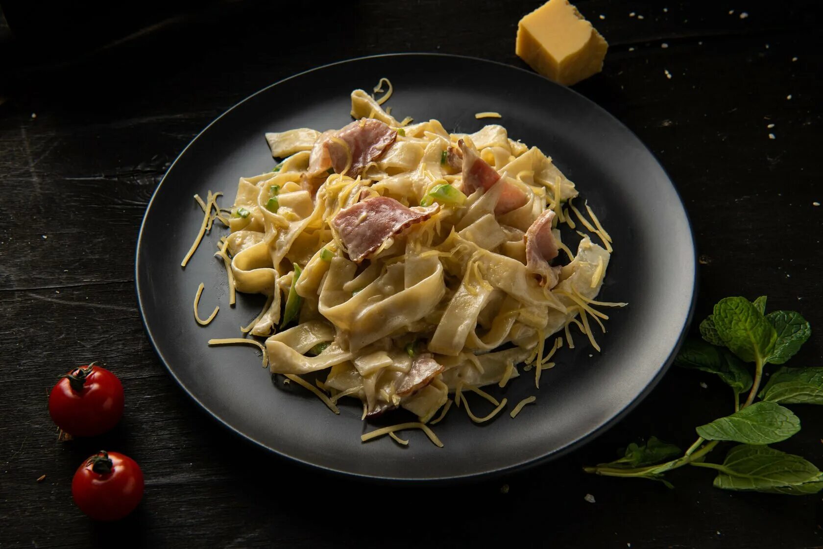 Паста фетучини карбонара. Альфредо фетучини паста. Паста фетучини (pasta Fettuccine)). Тальятелле карбонара. Феттучине