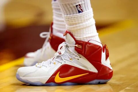 Кроссовки lebron