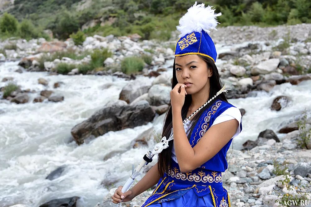 Женщина киргизка. Самые красивые кыргызские девушки. Киргизские фотомодели.