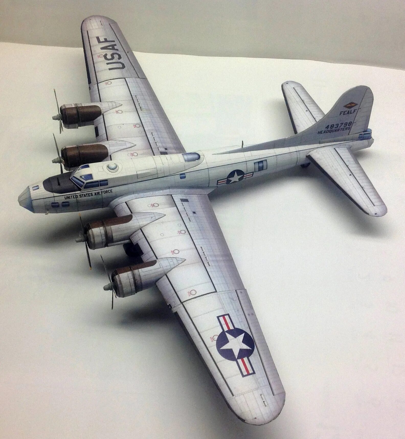 Вб 17. B-17. B-17 модель. Б-17 бомбардировщик 1/48. Vb-17g.