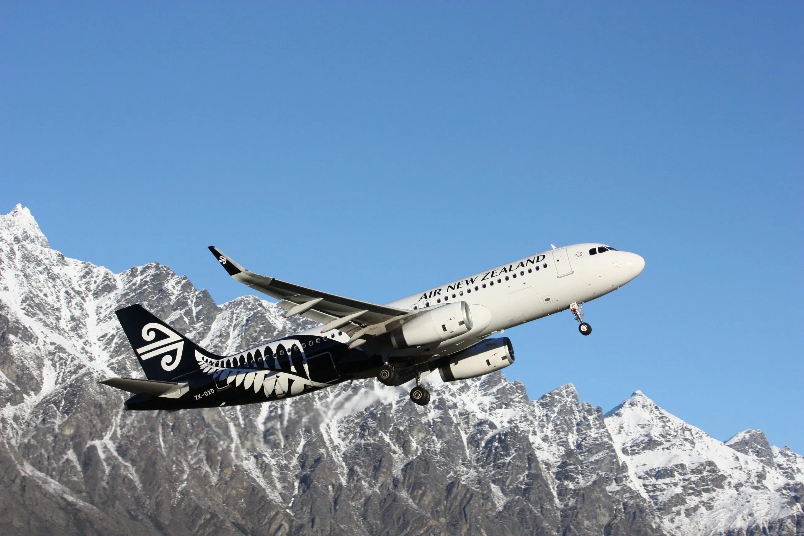 Air new zealand. Air New Zealand турбовинтовой. Новая Зеландия самолет. Air New Zealand телевизоры обои. Air New Zealand самолёты фото.