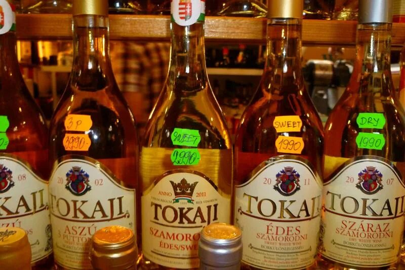 Токай москва. Вино венгрия tokaji. Токай асу 6 путтоньош 2002. Токай москва. Токай фурминт.
