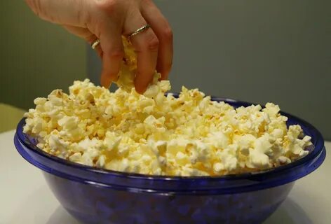 Как приготовить попкорн в микроволновке