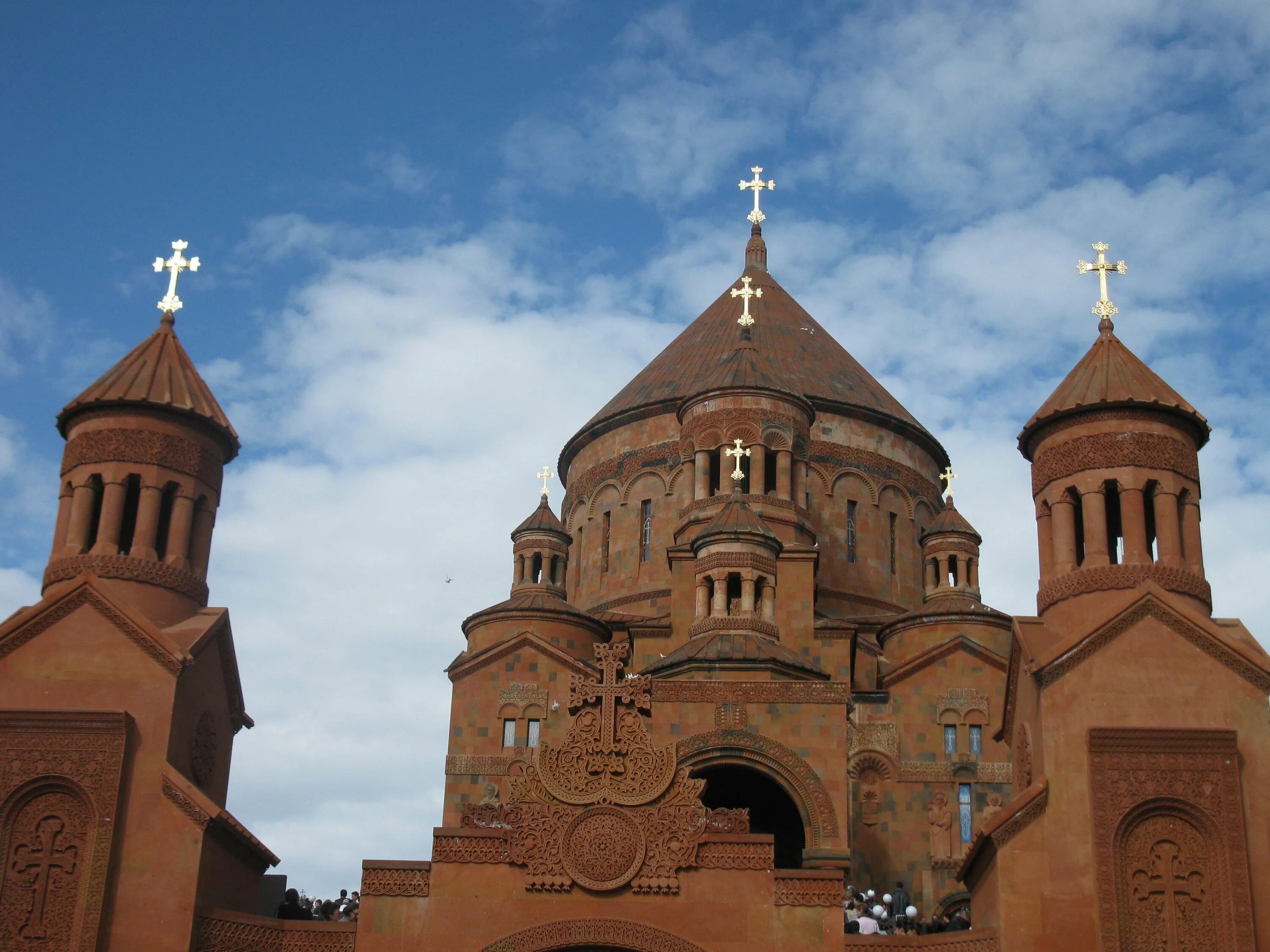 Можно ли в армянскую церковь. Апостольская Церковь Армении. Армянская Церковь Краснодар Пашковский. Армянская Церковь в Перми. Армянская Церковь Марьина роща.