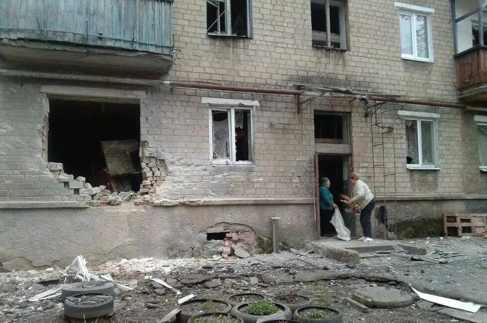 Донецк улица университетская обстрел. 2022. Обстрел микрорайона текстильщик в донецке. Донецк последние. Донецк последние.