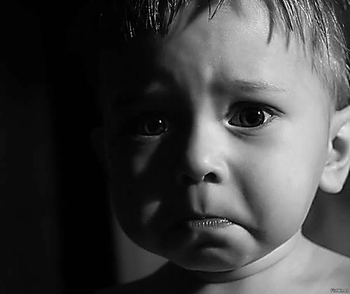 обидчивый ребенок. женщина с ребенком. малыш не бойся тетя не обидит мальчика. женщина с сыном. картины художника золан.