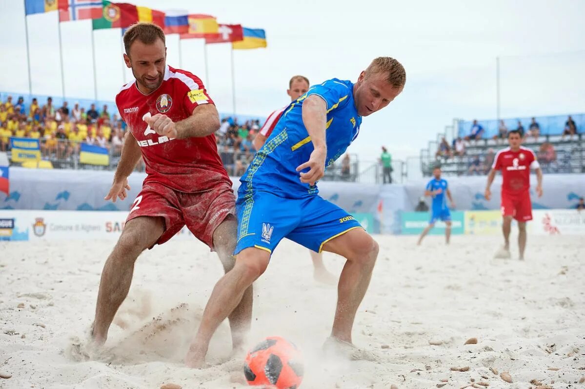 Beach soccer world. Пляжный футбол. Пляжный мини футбол. Футбол на пляже. Спорт пляжный футбол.