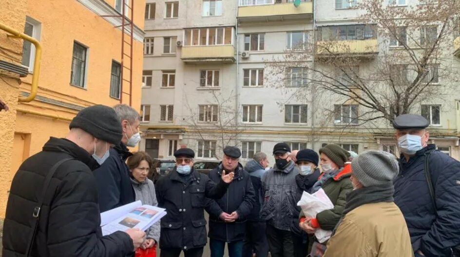 Что гудит на улице