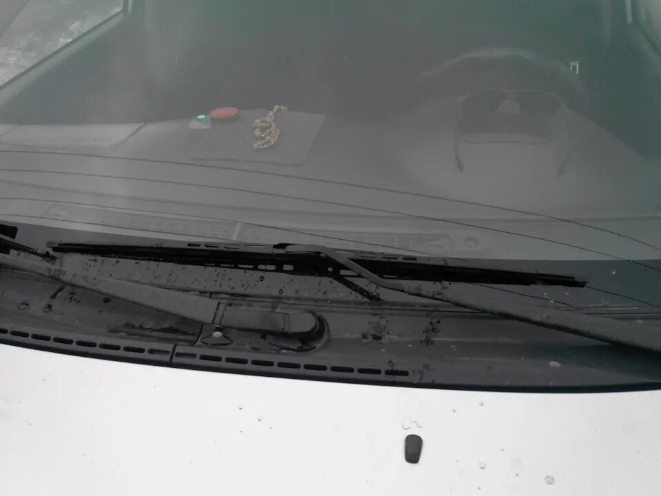 Дворники на короллу 120 кузов. Подогрев дворников toyota corolla. бескаркасные дворники на тойота королла. тойота королла 120 кузов замерзают дворники передние. плохо прижимают поводки дворников на тойота королла.