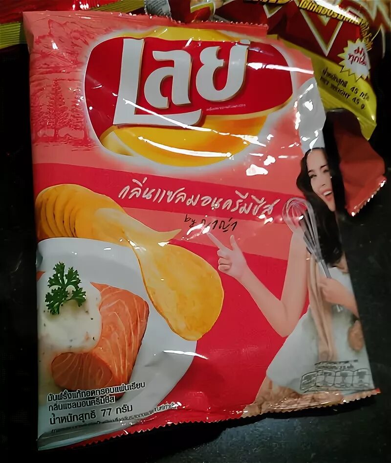 Сливочный лосось чипсы lays. Чипсы лейс рисунок. Чипсы лейс. Лейс с семгой. Чипсы лейс рифленые.