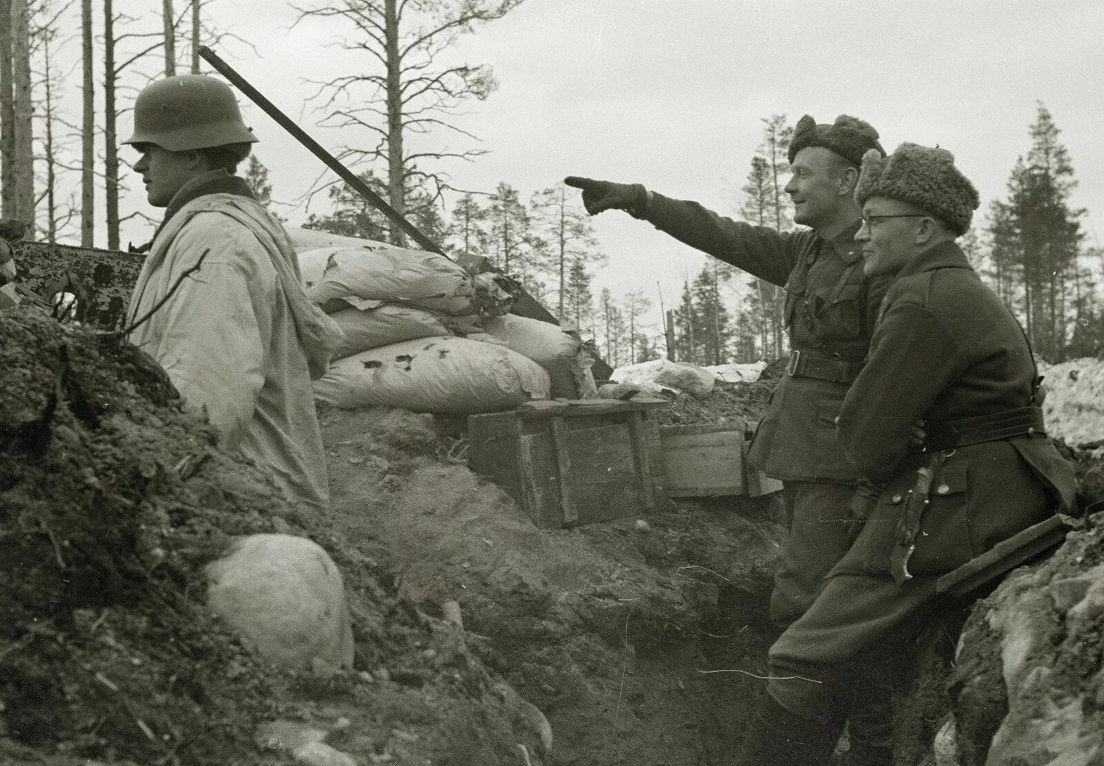 Потратить вов. Карельский фронт 1943. Советские солдаты в окопах 1941. Советские солдаты в окопах ВОВ.