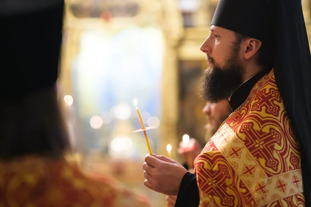 Воскресная служба. Воскресное богослужение фон. Православные ебейшего воскресного богослужения Мем. Воскресная служба фото и картинки. Воскресное богослужение церковь