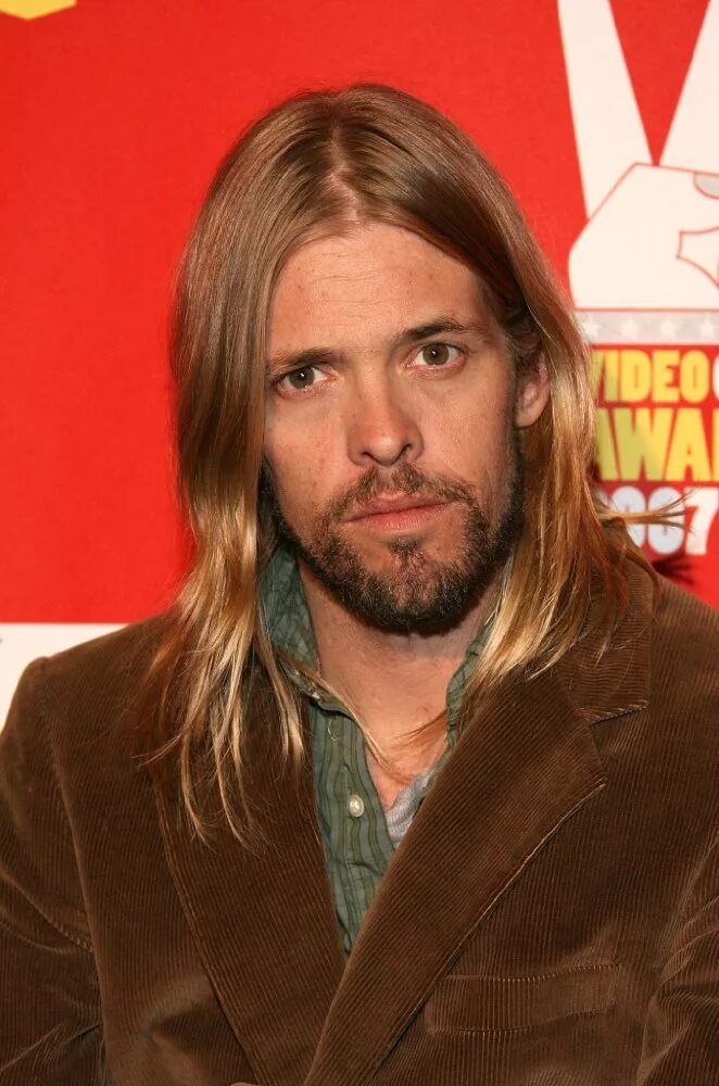 Taylor hawkins. Оливер тейлор хокинс. taylor hawkins 2025. taylor hawkins 1972-2025.