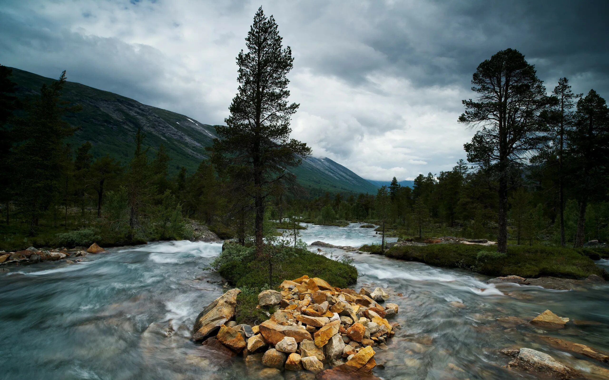 Stone river. Река Тумча Карелия. Горная река. Пейзаж Горная река. Горная река камни.