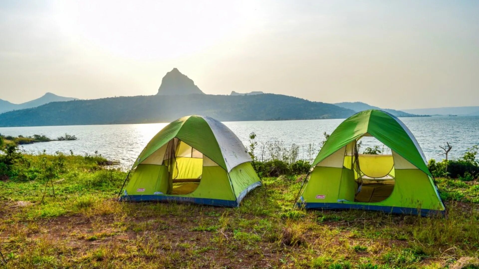 Camping life 1. Camping life 1. Палатка на берегу. Исландия кемпинг. Палатка на природе.