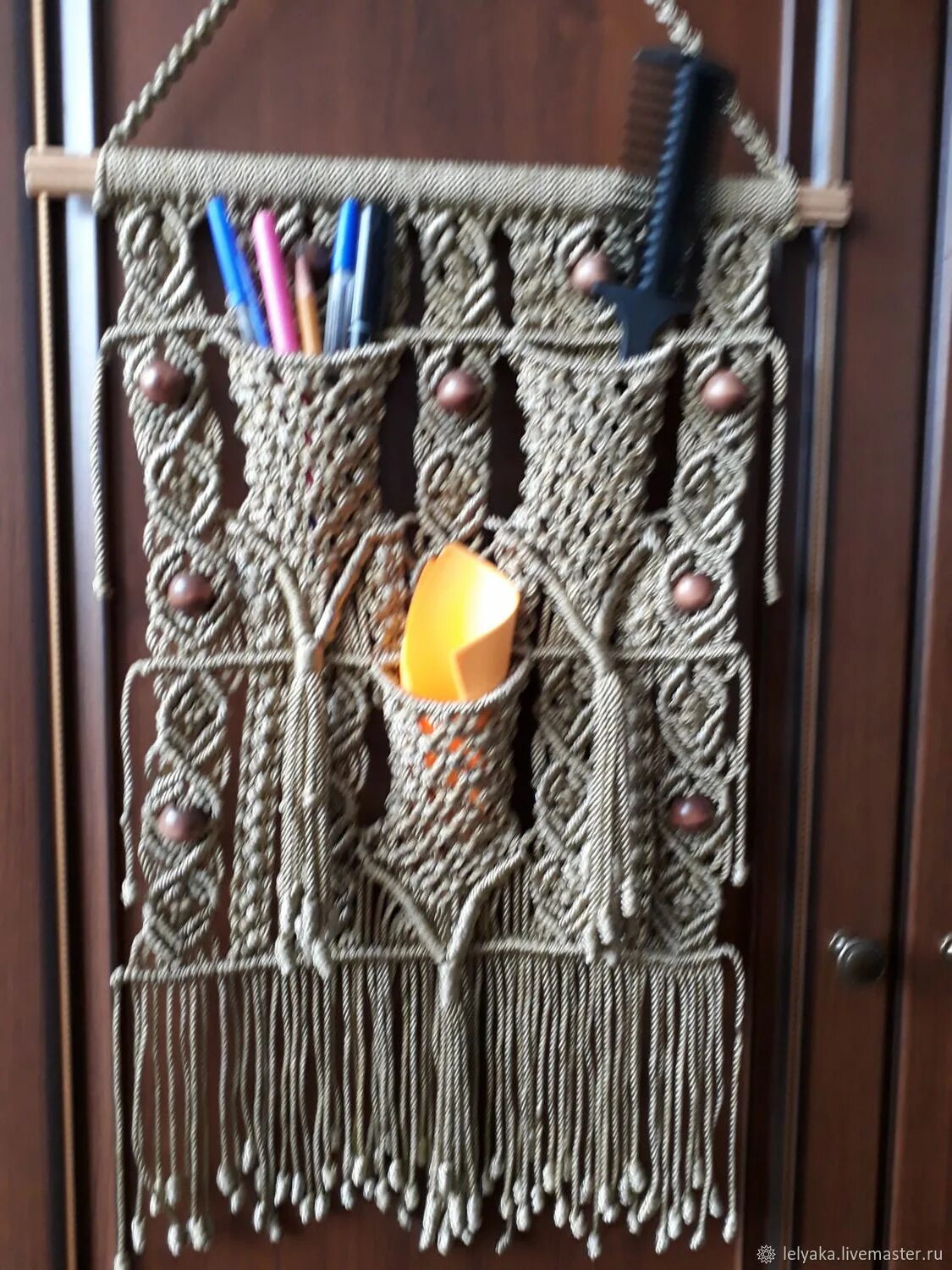 Расческа для макраме. Макраме. макраме органайзер на стену. панно макраме. панно с кармашками.