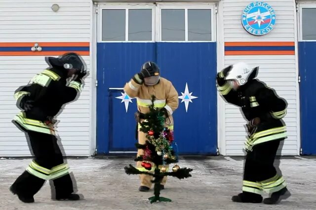 Караулы 2024 год пожарные. Сновым годом опжарная охрана. Новогодние поздравления пожарным. Новый год у пожарника. Новый год пожарная охрана.