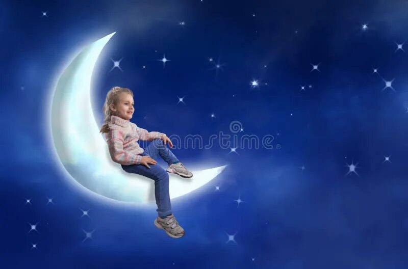 Можно покататься на луне. Мальчик на Луне. Мальчик сидит на Луне. Мальчик сидит на лучне. Девочка сидит на месяце.