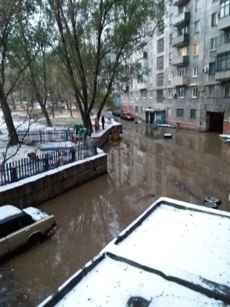 Черно белый список горловка. Малыныча 46. потоп в подвале. ул малыныча38 в. горловке. малыныча 47 горловка фото.