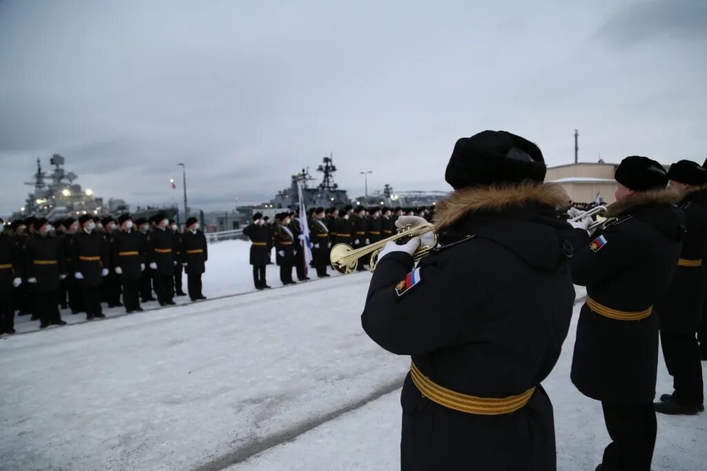 Североморец североморск. Командир ленинградской военно-морской базы-командир салошин. командир ленвмб салошин андрей. капитан 1 ранга андрей салошин. командир дивизии североморск.