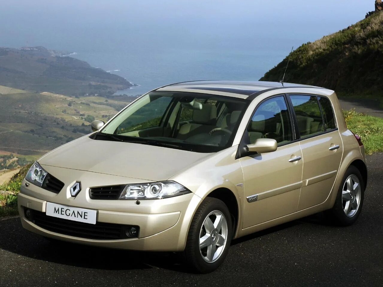 Renault 2.0 отзыв. Рено Меган 2 хэтчбек. 2006 Рено Меган 2 хэтчбек. Рено Меган 2 универсал 2006. Рено Меган 2 хэтчбек 2008.