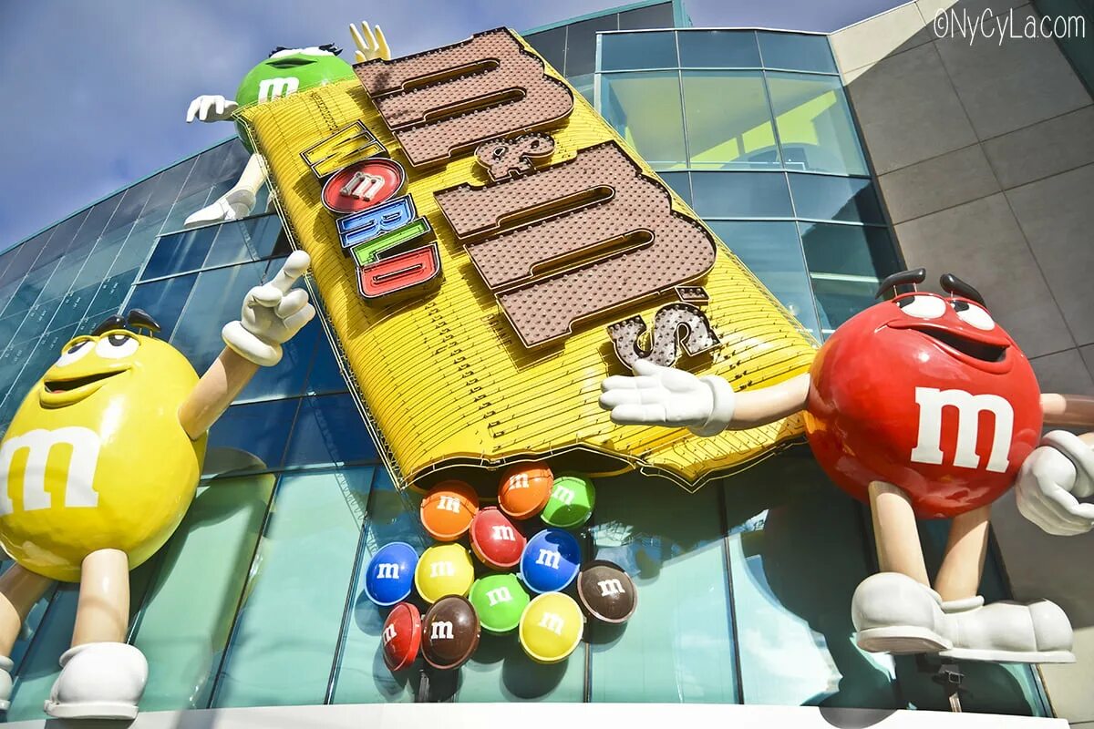 Идеи для фото сессии с ммдемс Red & Yellow M & M in Uncle Sam 4th of July Hats M&m characters, M m candy, Diam