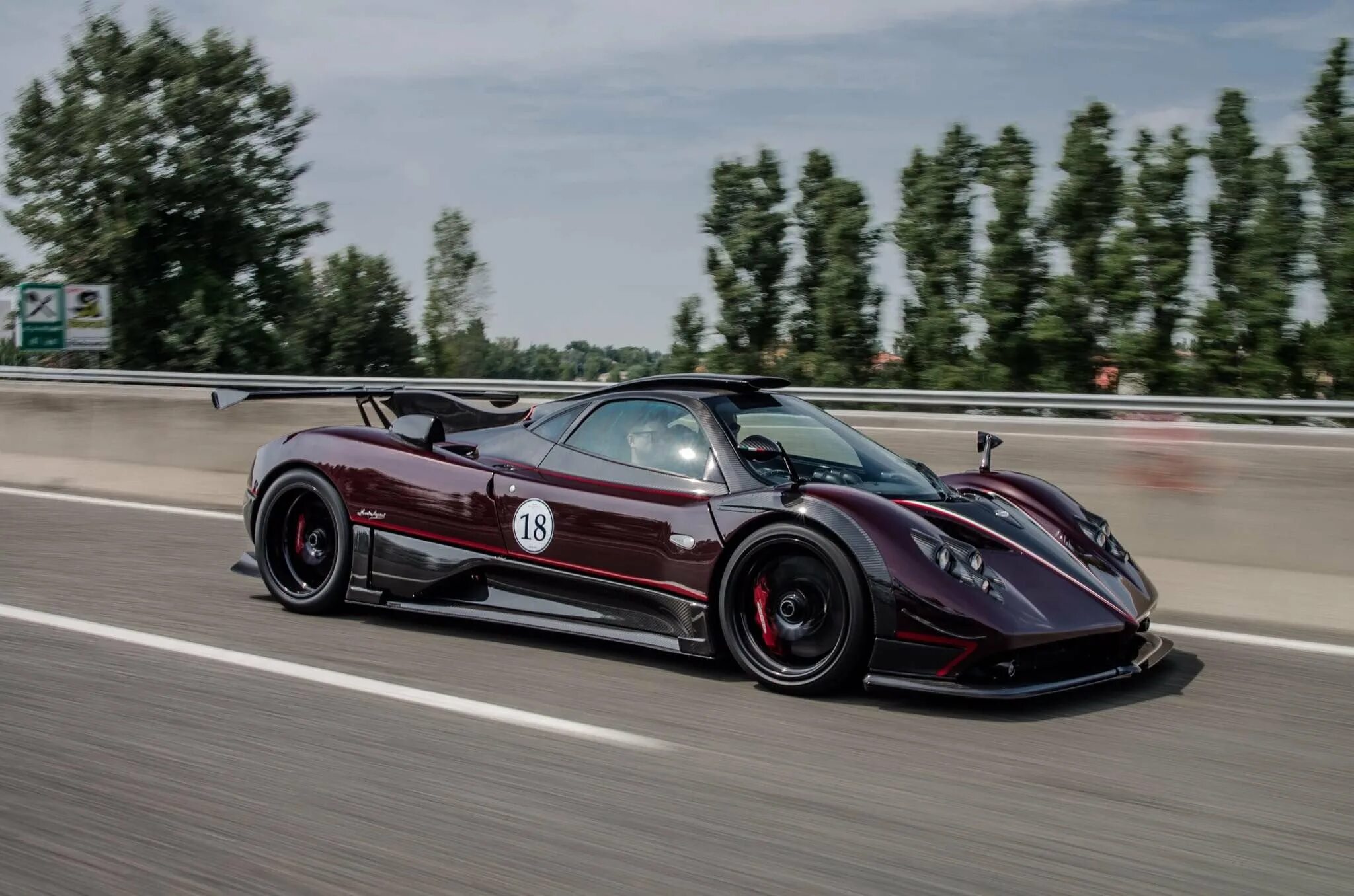 Паганини купить. Пагани зонда 2021. Pagani Zonda r 2020. Pagani Zonda f 2021. Машина Pagani Zonda r.