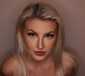 Rebecca Cambria Instagram - @rebeccacambria Rebecca Cambria TikTok - @rebec...