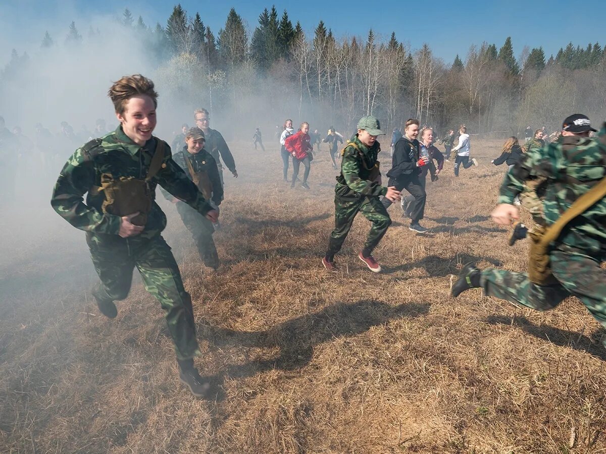 Игра зарница видео. Зарница (игра). Зарница военно-патриотическая игра.