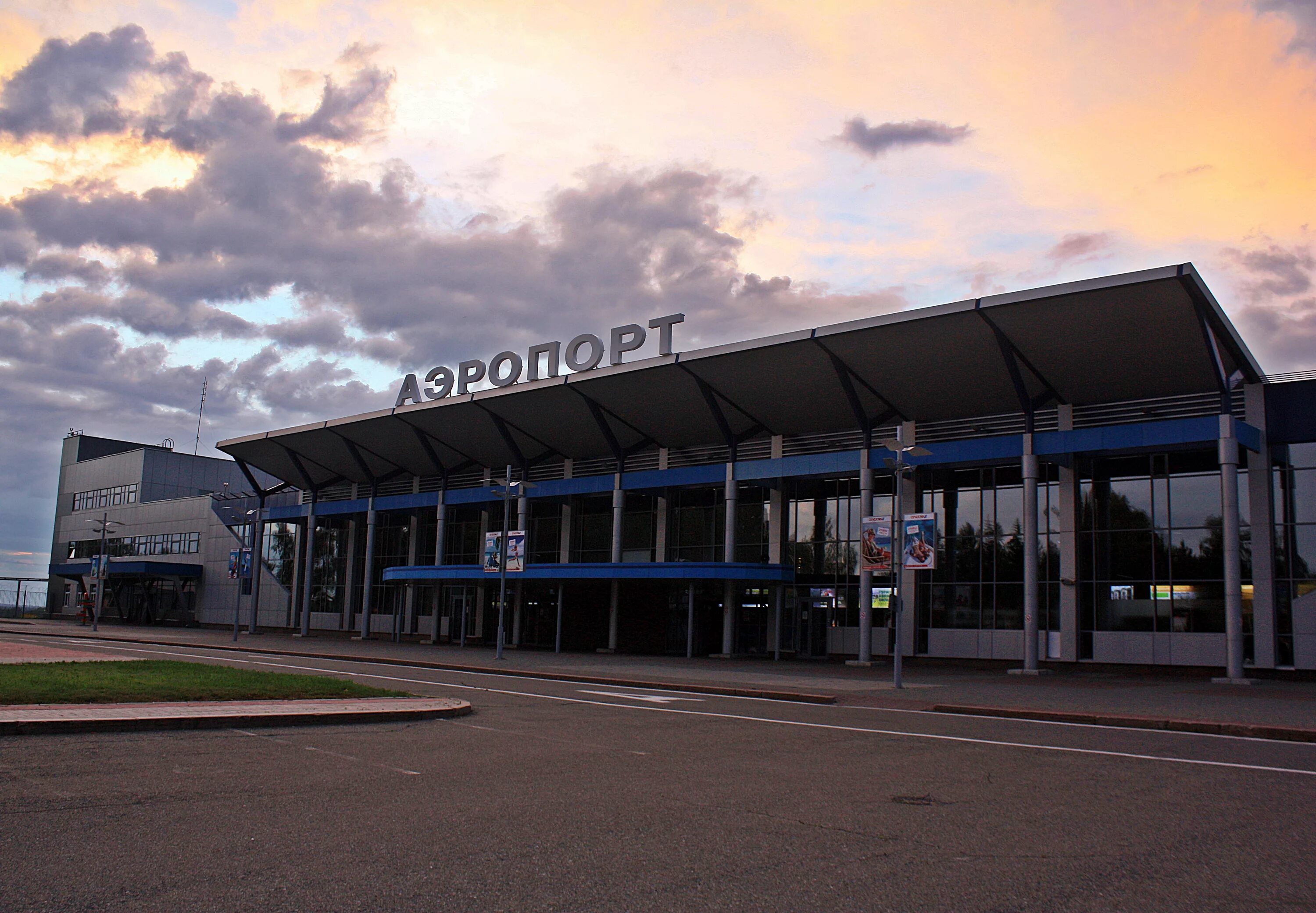 Аэровокзал томск. Аэропорт томск терминала. Томский аэропорт богашево. Аэропорт города томска. Томск новый строительство аэропорта.