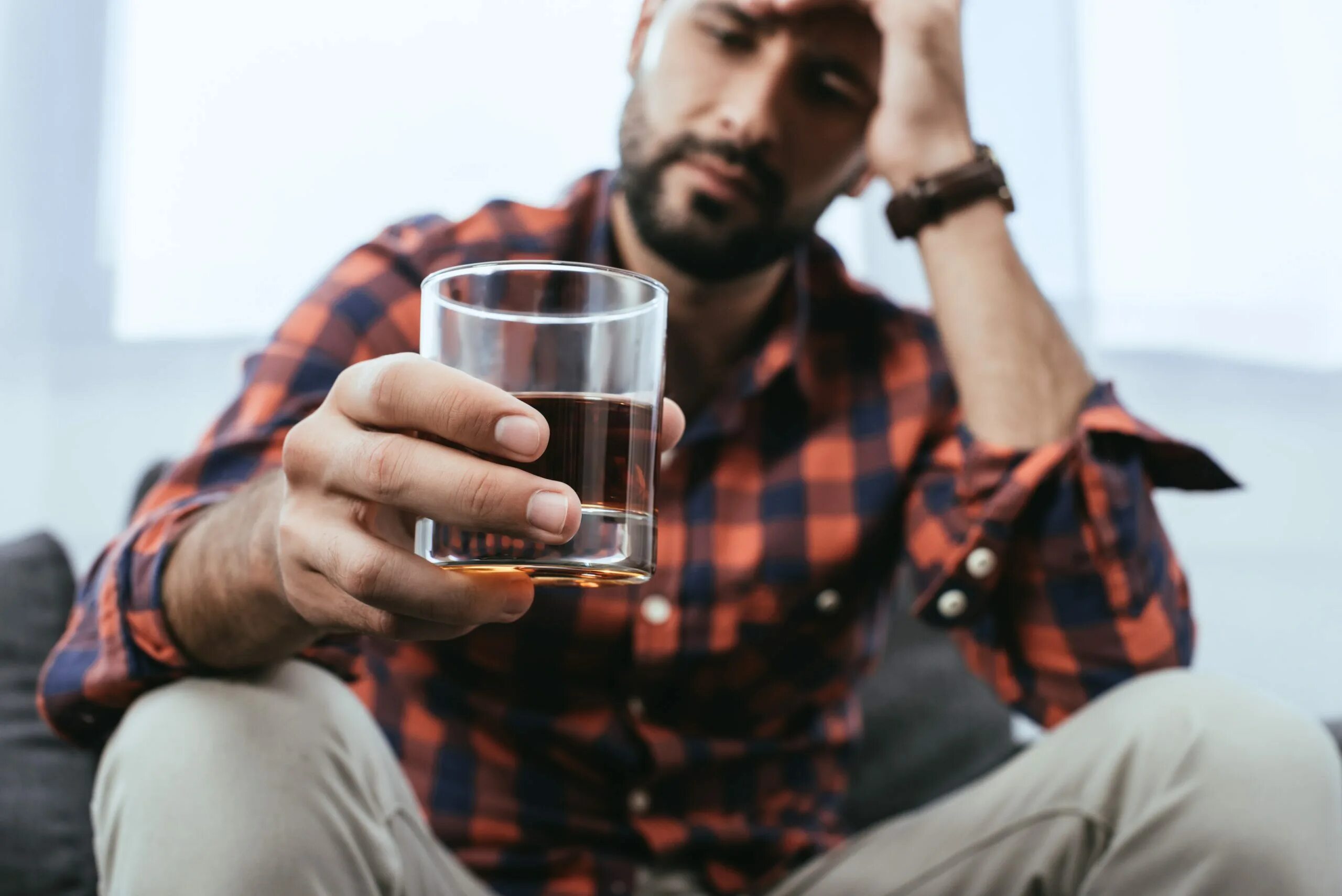 Drinking during. Отравились алкоголем. Amnesia алкоголь. Алкоголизм от виски.