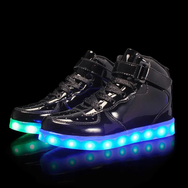 Кроссовки светящиеся подошва купить. Светящиеся кроссовки led Shoes. Светящиеся кроссовки адидас детские. Кроссовки со светящейся подошвой 42 размер. Светящиеся кроссовки для мальчиков.